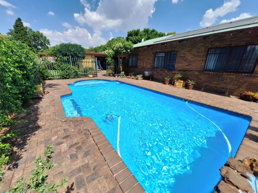 4 Bedroom Property for Sale in Sasolburg Ext 4 Free State